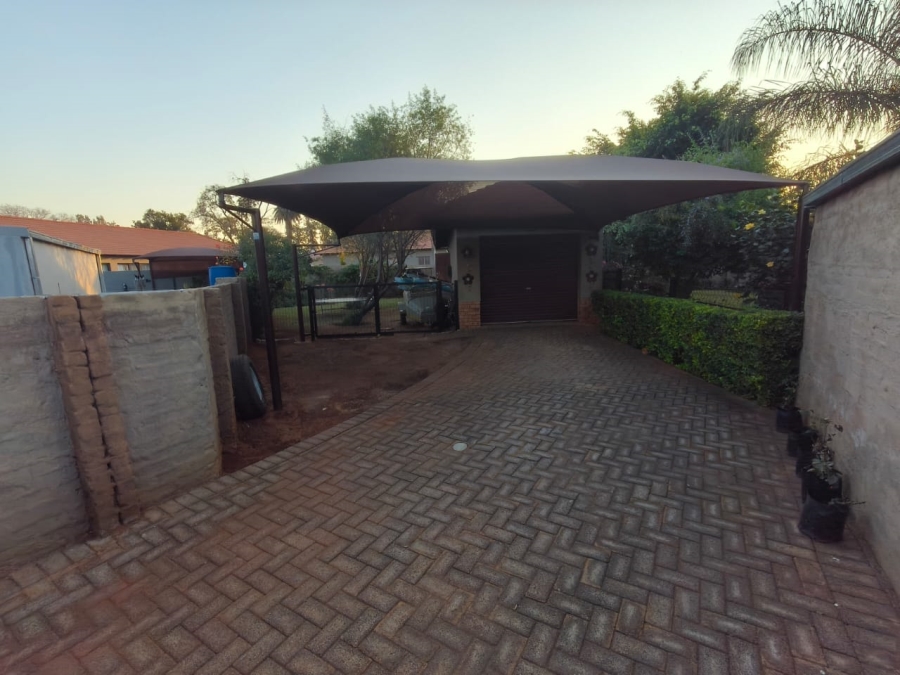 3 Bedroom Property for Sale in Hexrivier Lifestyle Estate North West